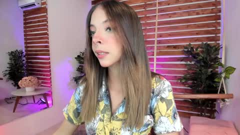 Snapshot of sapphire_venus chatting on 12.04.24 Valerin online show from 12.04.24
