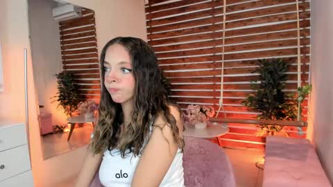 Snapshot of sapphire_venus chatting on 02.18.25 Valerin online show from 02.18.25