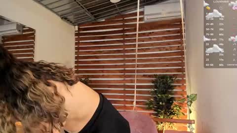 Snapshot of sapphire_venus chatting on 02.27.25 Valerin online show from 02.27.25