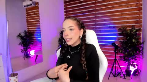 Snapshot of sapphire_venus chatting on 04.27.26 Valerin online show from 04.27.26