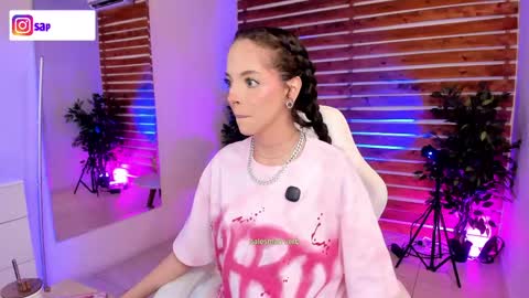 Snapshot of sapphire_venus chatting on 04.29.26 Valerin online show from 04.29.26