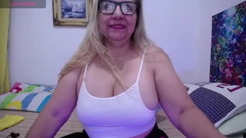 Snapshot of sara211 chatting on 06.13.26 sara online show from 06.13.26