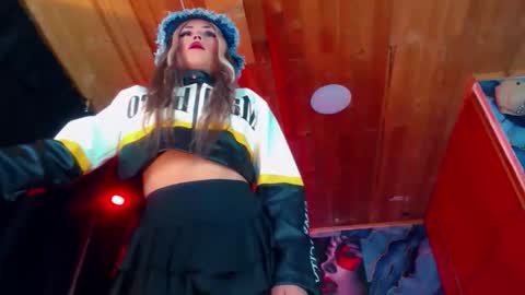 Snapshot of sara_buck chatting on 04.14.26 sara_buck online show from 04.14.26