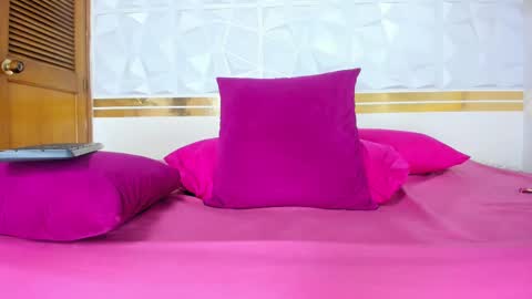 Sara Collins online show from 01.17.25