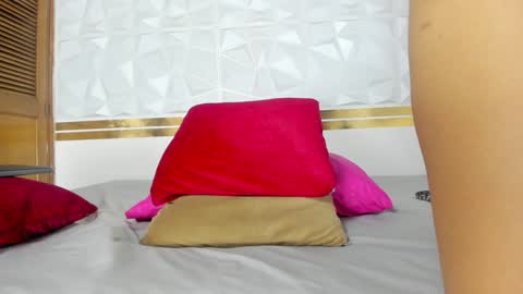 Sara Collins online show from 02.05.25