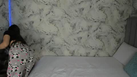 Snapshot of sara_fernandezz chatting on 01.15.25 sara online show from 01.15.25