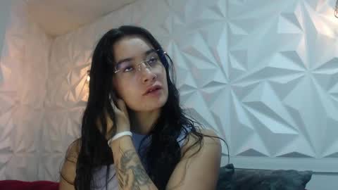 Snapshot of sara_hoffman_4 chatting on 05.31.26 Sara online show from 05.31.26