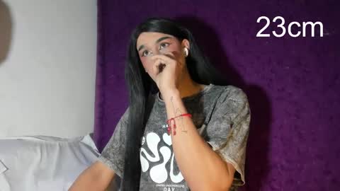 sara_hunter12 online show from 11.21.25