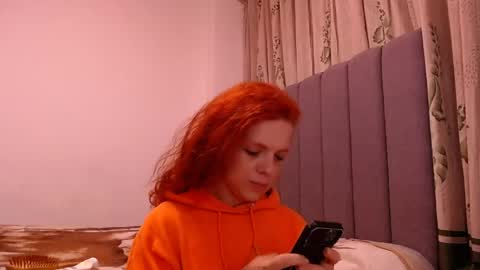 Snapshot of sara_johnson__ chatting on 04.27.26 sara_johnson__ online show from 04.27.26