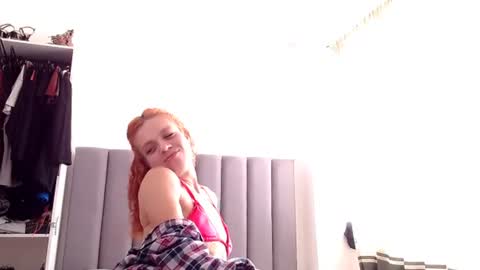 Snapshot of sara_johnson__ chatting on 06.10.26 sara_johnson__ online show from 06.10.26