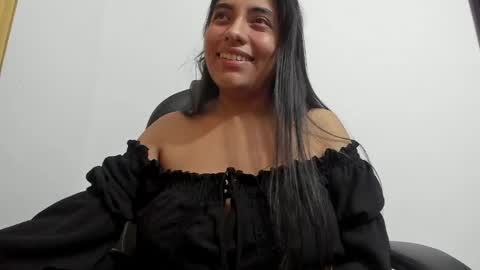 Snapshot of sara_len chatting on 05.27.26 sara_len online show from 05.27.26