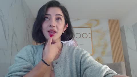 Snapshot of sara_lopez_s chatting on 10.02.25 Sara  online show from 10.02.25
