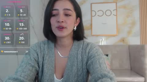 Snapshot of sara_lopez_s chatting on 10.23.25 Sara  online show from 10.23.25