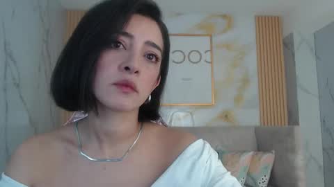Snapshot of sara_lopez_s chatting on 10.25.25 Sara  online show from 10.25.25