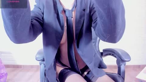 Sara Love online show from 02.17.26