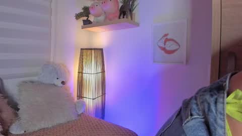Snapshot of sara_madrid_ chatting on 05.26.26 online show from 05.26.26