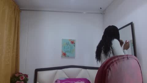 Snapshot of sara_marks chatting on 09.19.25 S A R A online show from 09.19.25