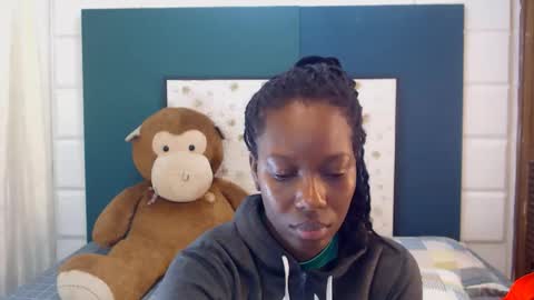 Snapshot of sara_marks chatting on 10.14.25 S A R A online show from 10.14.25