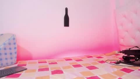 Snapshot of sara_martin_ chatting on 02.20.25 sara online show from 02.20.25