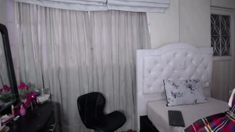 Snapshot of sara_martin_ chatting on 03.19.26 sara online show from 03.19.26