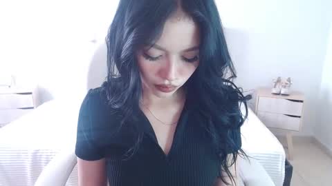 Snapshot of sara_melo25 chatting on 10.21.25 Sara online show from 10.21.25