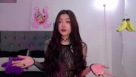 Sara online show from 10.27.25