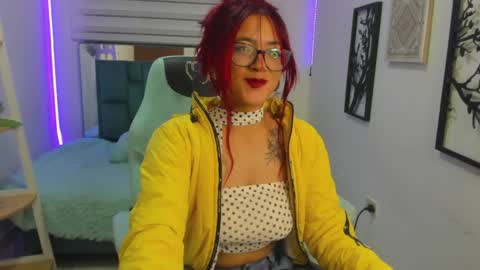 Snapshot of sara_red_x chatting on 06.07.26 sara_red_x online show from 06.07.26