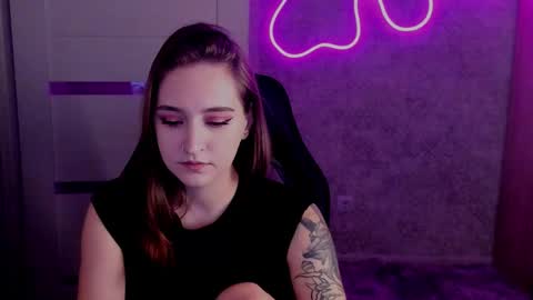 Snapshot of sara_rossse chatting on 10.28.25 Sara online show from 10.28.25