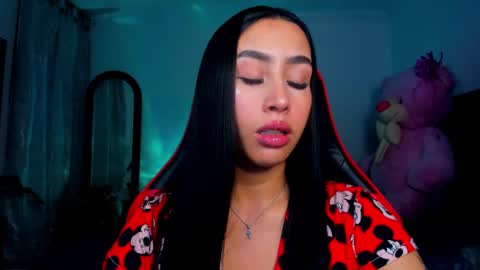 Snapshot of sara_stone03 chatting on 01.28.25 sara_stone03 online show from 01.28.25