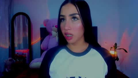 Snapshot of sara_stone03 chatting on 02.14.25 sara_stone03 online show from 02.14.25