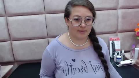 sara_thonson_ online show from 02.09.25