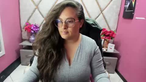 sara_thonson_ online show from 01.14.26