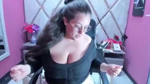 sara_thonson_ online show from 03.14.26