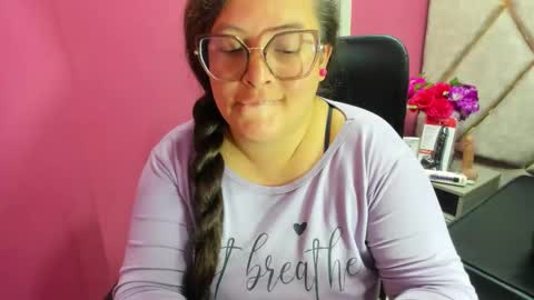 sara_thonson_ online show from 03.21.26