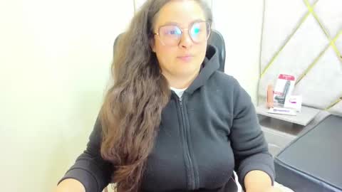 Snapshot of sara_thonson_ chatting on 05.16.26 sara_thonson_ online show from 05.16.26