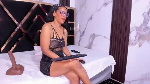 sara_tourner online show from 10.10.25