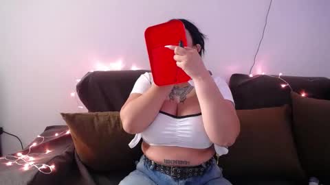 Snapshot of sara_winehouse1 chatting on 01.24.25 1 online show from 01.24.25