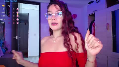 Snapshot of sara_wish_ chatting on 01.10.25 Bri online show from 01.10.25