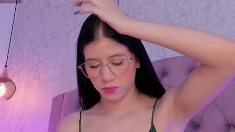Snapshot of saraa_joness_ chatting on 04.30.26 Sara online show from 04.30.26
