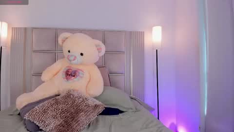 Sara Miller  online show from 04.22.26