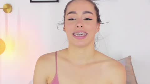 Snapshot of saraarchbould chatting on 12.11.24 Sara online show from 12.11.24