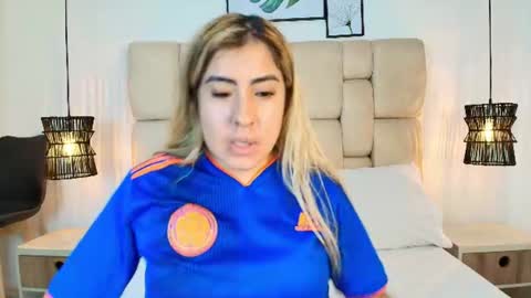 Snapshot of sarablonde_t chatting on 06.17.26 sarablonde_t online show from 06.17.26
