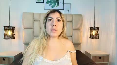 Snapshot of sarablonde_t chatting on 07.24.26 sarablonde_t online show from 07.24.26