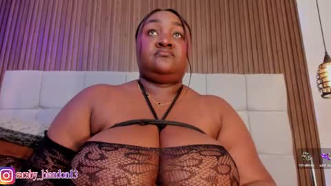 Snapshot of saraby_blandon chatting on 07.10.26 online show from 07.10.26