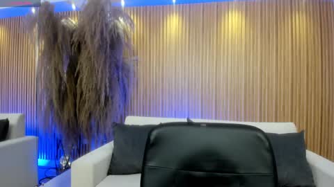 Sara  Everyday From 1430 to 2130 Col Time online show from 01.05.25