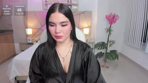 Snapshot of saracruz_1 chatting on 02.28.26 saracruz online show from 02.28.26