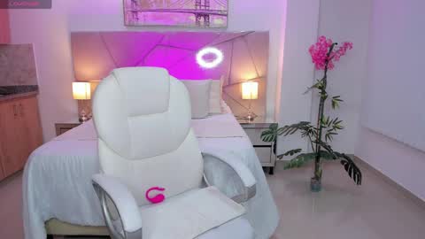 saracruz online show from 04.16.26