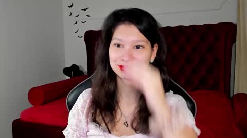 SaraDenars online show from 11.17.25