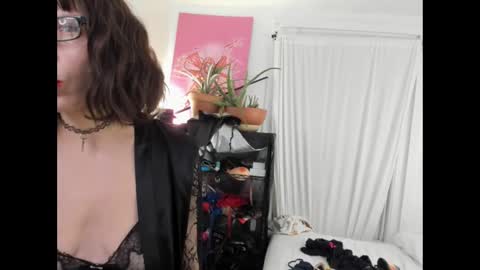 Sara Desire online show from 02.21.25
