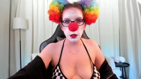 Snapshot of saradesirexo chatting on 05.21.26 Sara Desire online show from 05.21.26